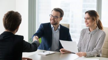 Why You Should Hire Accounting Firms in UAE Instead of Freelancers