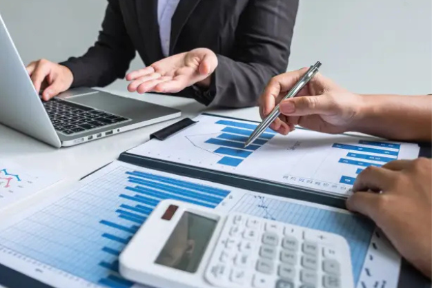 How Professional Accounting and Auditing UAE Services Improve Business Performance
